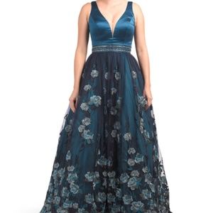 Sweetheart Floral Embroidered Formal Gown